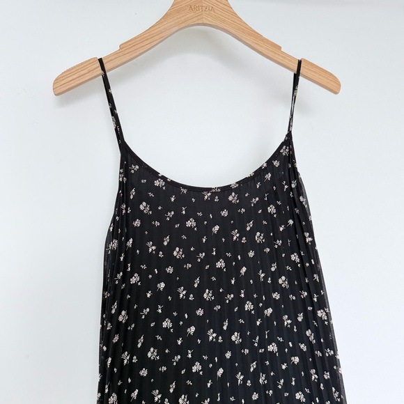 H&M Black Floral Pleated Midi Dress Size XS Spaghetti Strap Lightweight Summer - Picture 3 of 11